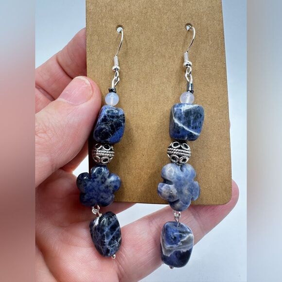 3” dangle earrings with 925 hooks, sodalite, moonstone and silver toned beads! - Picture 2 of 15